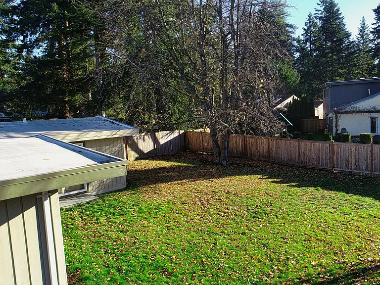 14405 SE 15th St — Photo 24