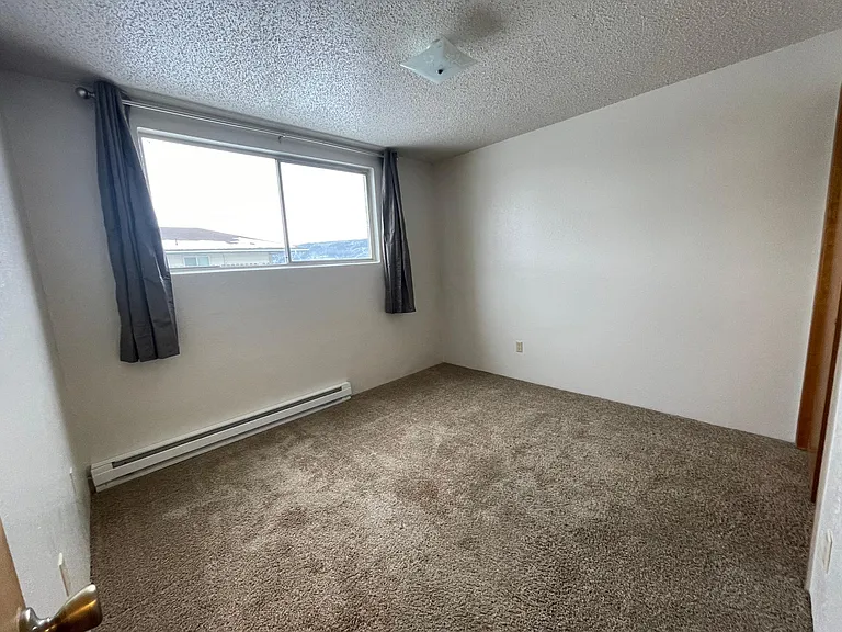 61 Crest Ave #B — Photo 7