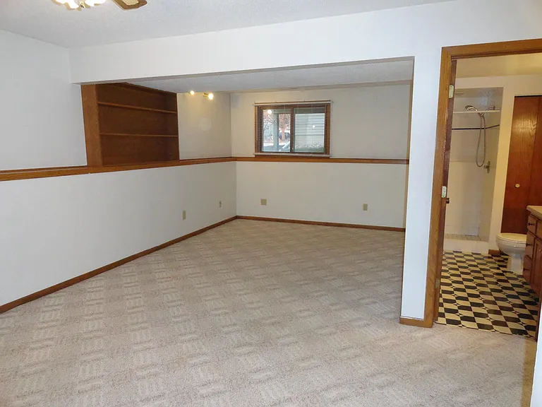 1852 Evergreen Dr NW — Photo 22