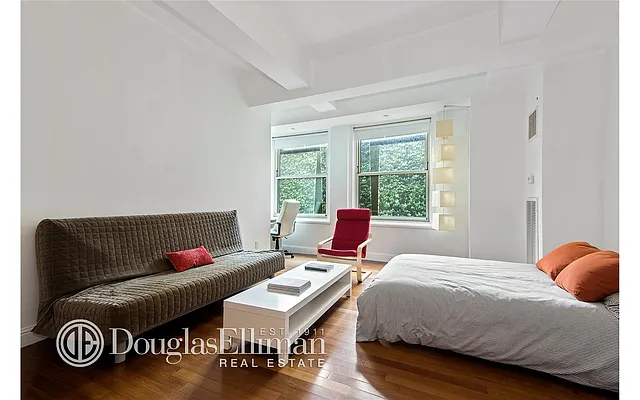 Rented by Douglas Elliman | media 33