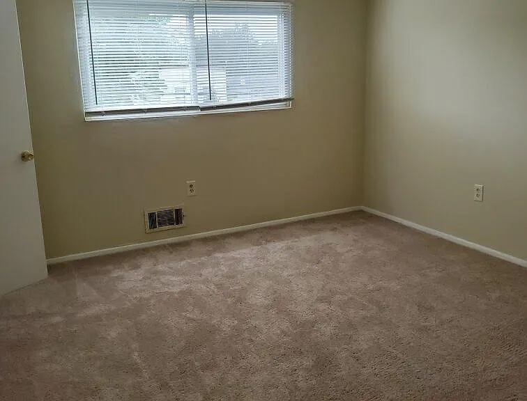 1113 Haverhill Rd #G — Photo 3