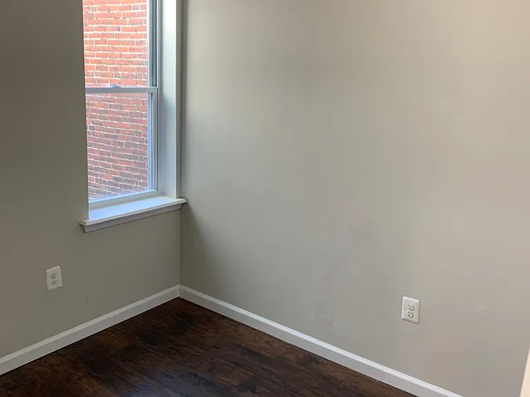 823 S Allison St — Photo 9