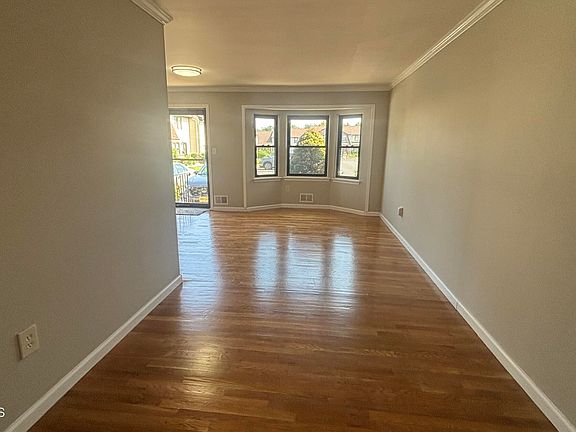 4th image of 41 Village Green Way