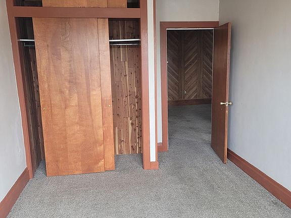5th image of 549 N Front St Floor 2