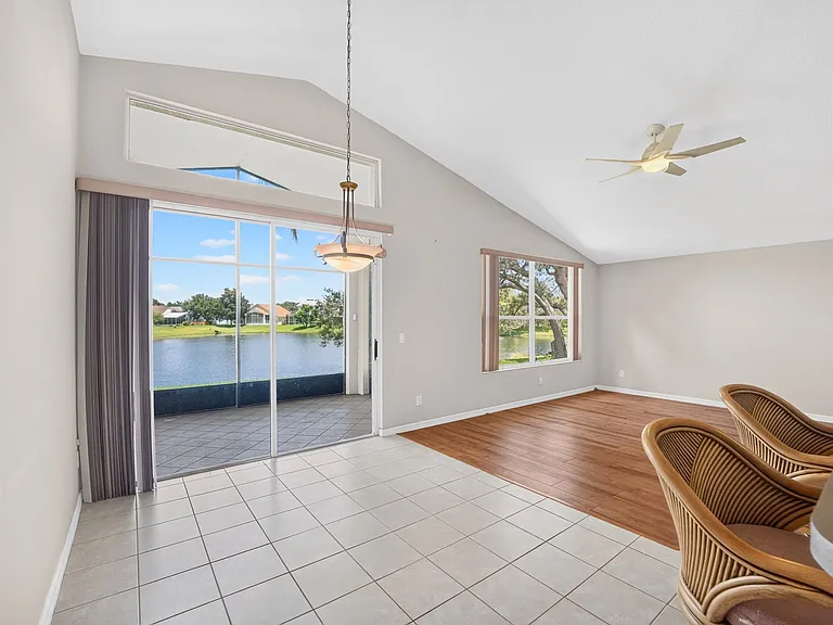 933 Shaw Cir — Photo 15