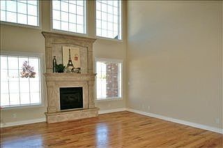 5th image of 1345 Hinckley Cir
