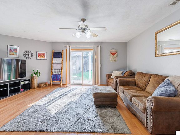 4th image of 604 Lakeside Dr #51