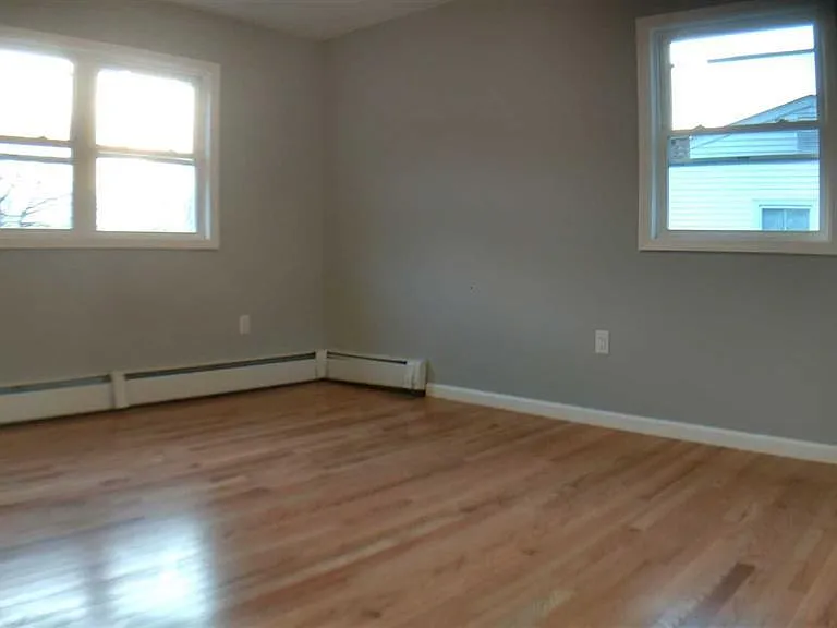 29 Heaney Dr — Photo 11