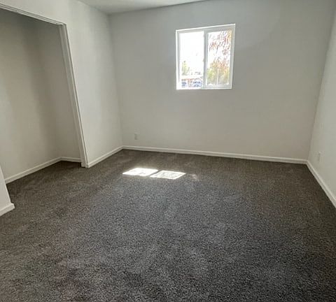 5th image of 812 S Greenleaf Ln #812