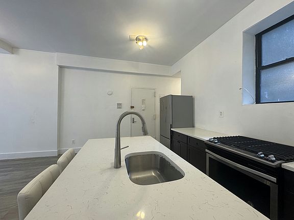 4th image of 728 De Kalb Ave #1A
