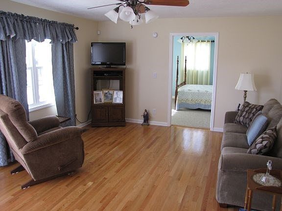 2nd image of 480 N 22nd St