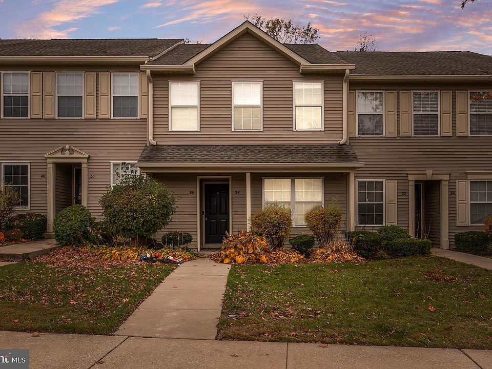 1st image of 34 Foxglove Dr