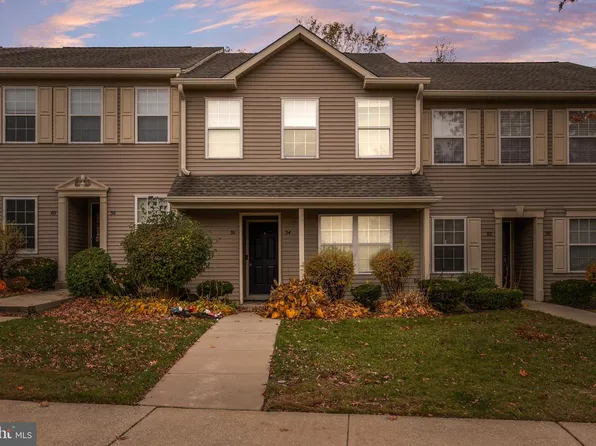 34 Foxglove Dr, Riverside, NJ 08075