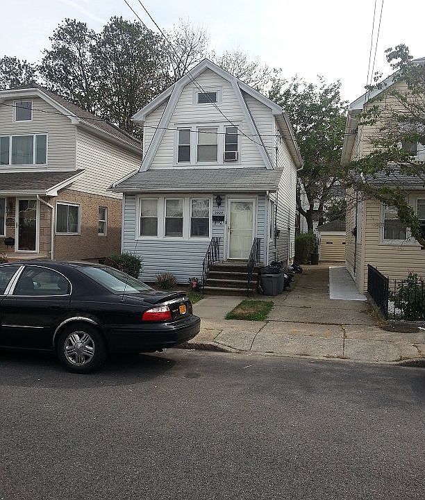 1st image of 2020 E 61st St