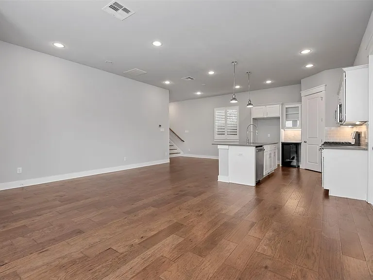 909 Oak St #C — Photo 9
