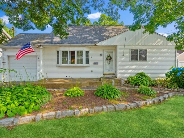 49 Birchfield Avenue, Babylon, NY 11702