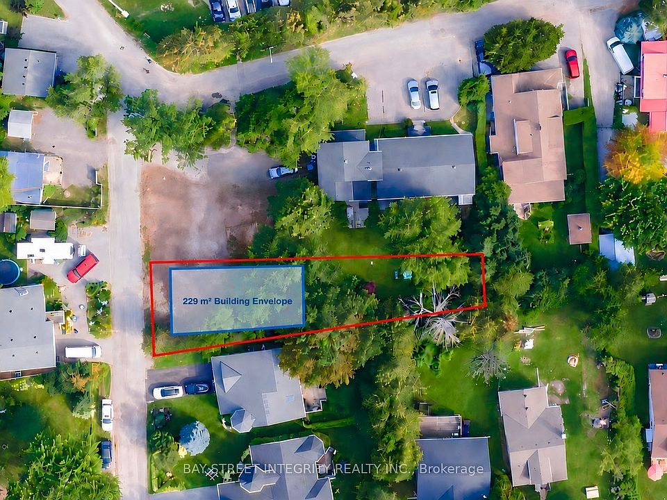1st image of 27 Thompson Dr