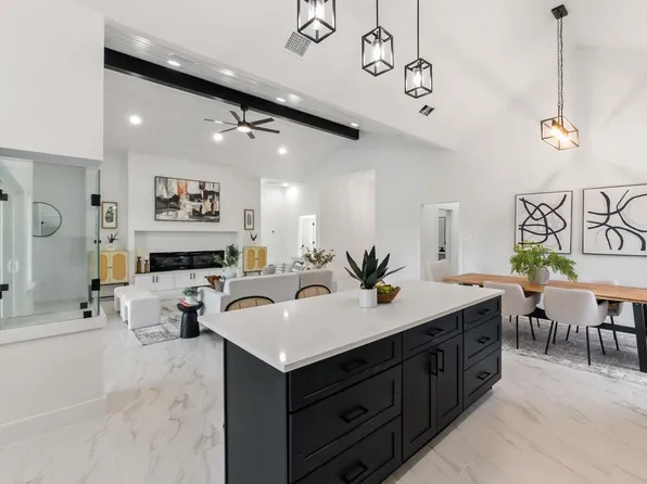 418 Bedford Dr, Spicewood, TX 78669