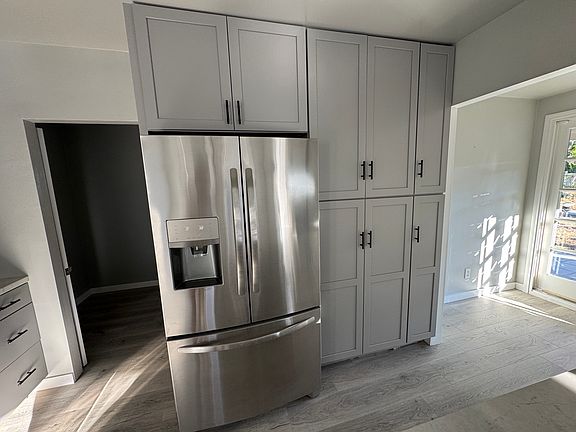 4th image of 492 Flower St