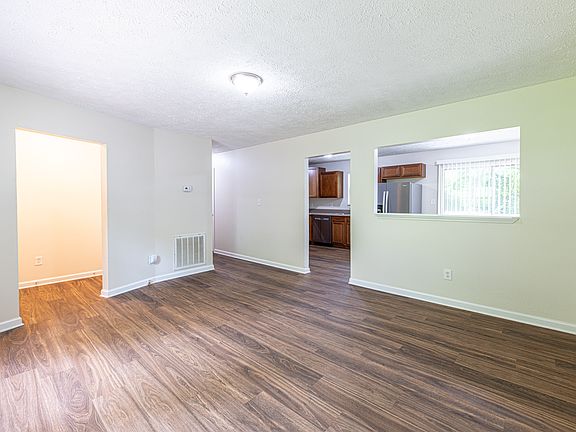 5th image of 320 Beechwood Dr