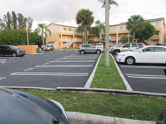 4th image of 6215 SW Kendale Lakes Cir APT 266