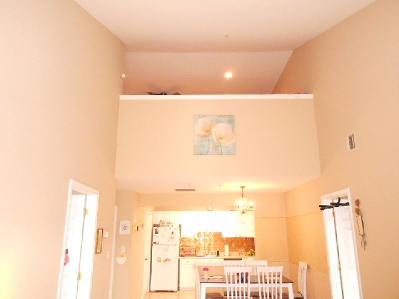 1st image of 130 Cambridge Ct