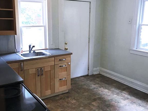 4th image of 1444-1446 Hamlet St