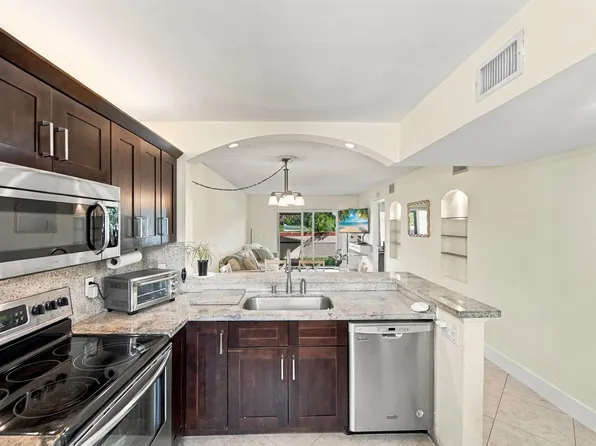 6585 Somerset Drive #102, Boca Raton, FL 33433