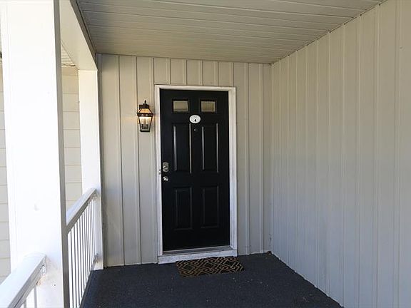 5th image of 3675 Willowlea Ct Unit 4