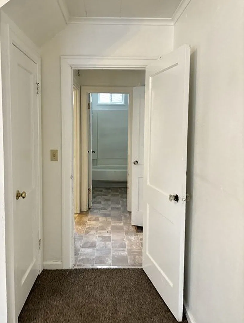 3Bd/1Ba Two Story House - Available to View! — Photo 4