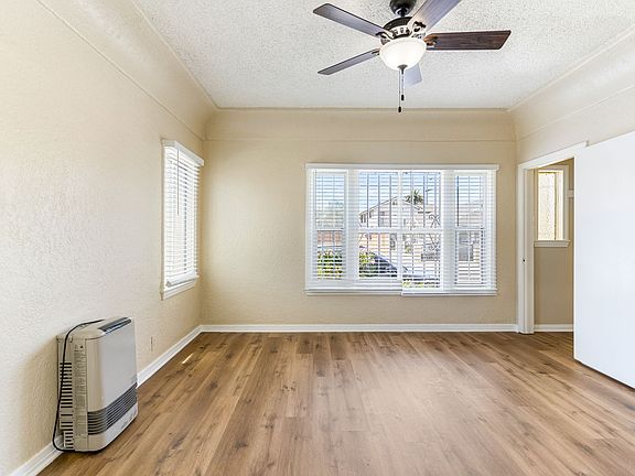 3rd image of 1324 Peterson Ave APT 1