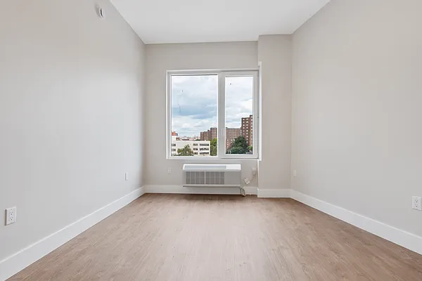 Rented by EXR | media 12