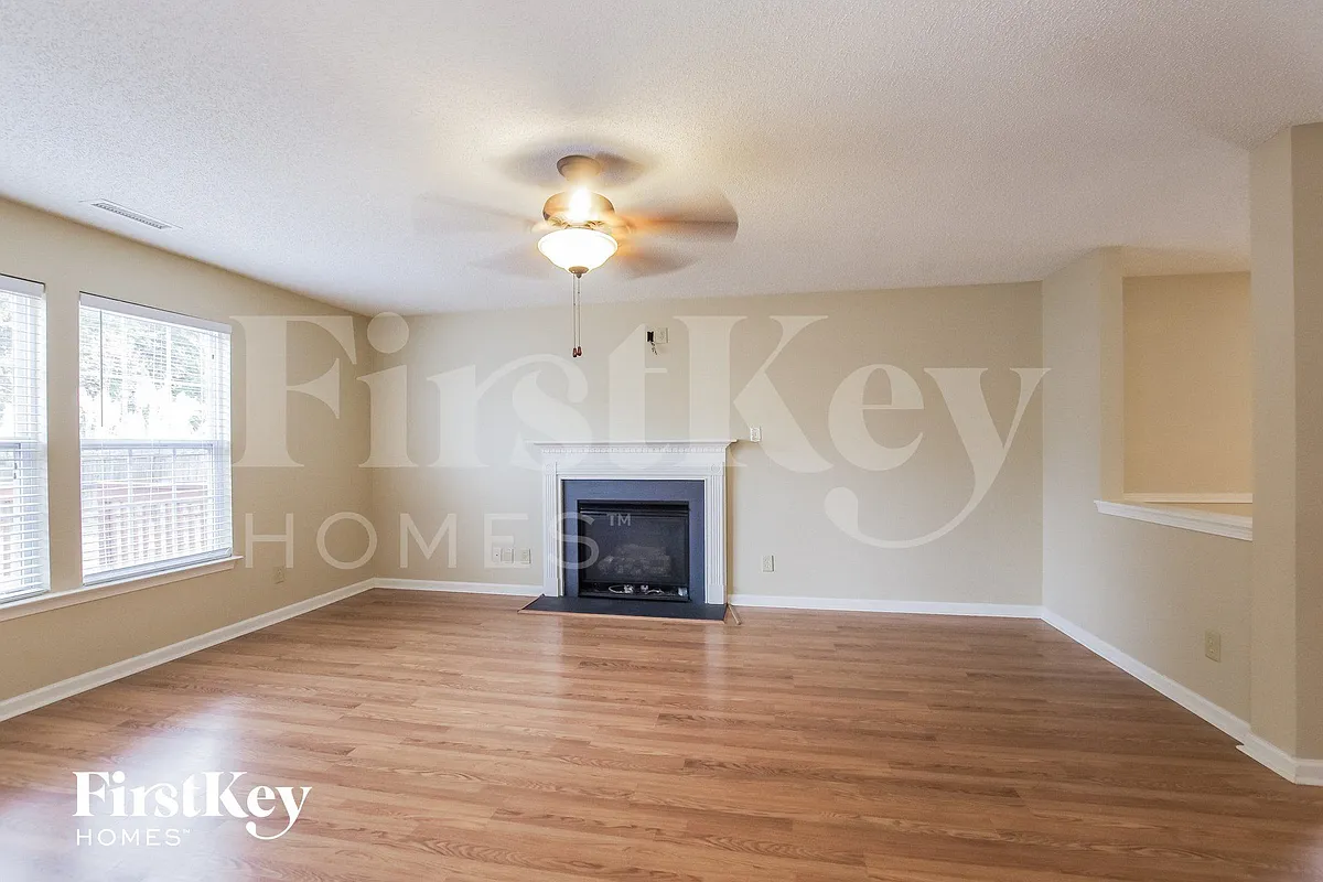 Building Photo - 14226 Hartwell Farm Dr