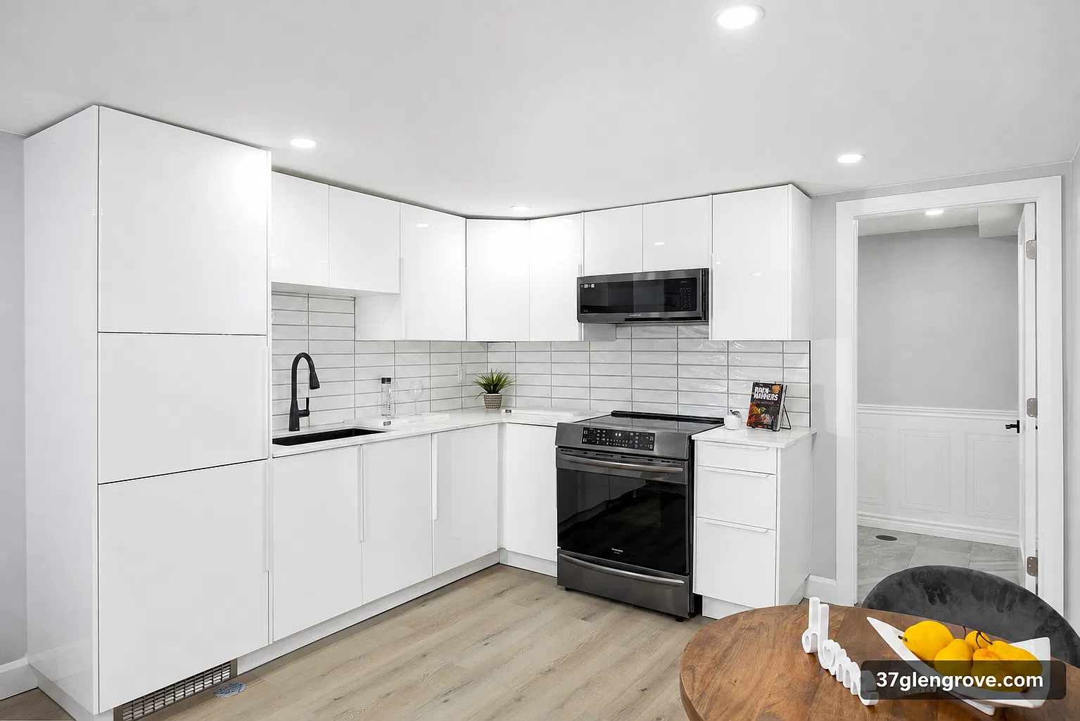 Studio, 800 sqft, $1,350 — Photo 4