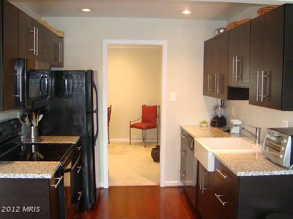 5th image of 549 Florida Ave APT 104