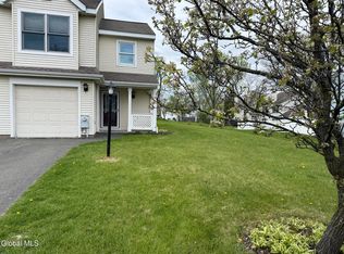 10 Sandra Lane, Rensselaer, NY 12144