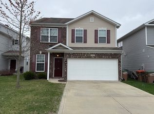 2553 Shadow Bend Dr, Columbus, IN 47201