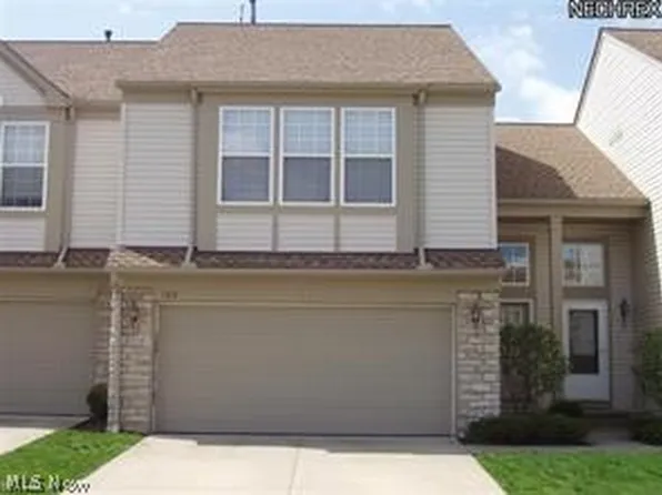 1314 S Yorkshire Dr, Broadview Heights, OH 44147