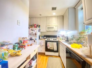 12 S Russell St #3R, Boston, MA 02114