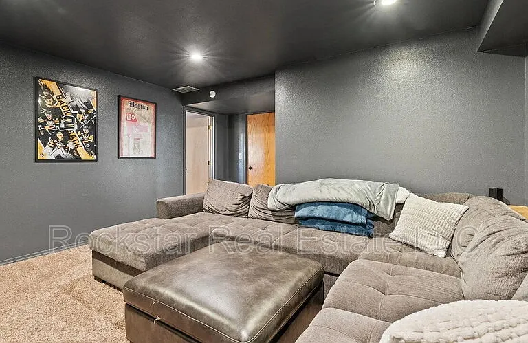 607 W Persimmon Ln — Photo 11