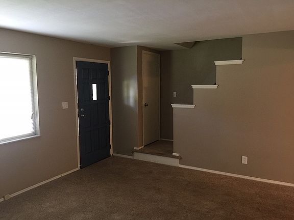 2nd image of 894 Sarbrook Dr
