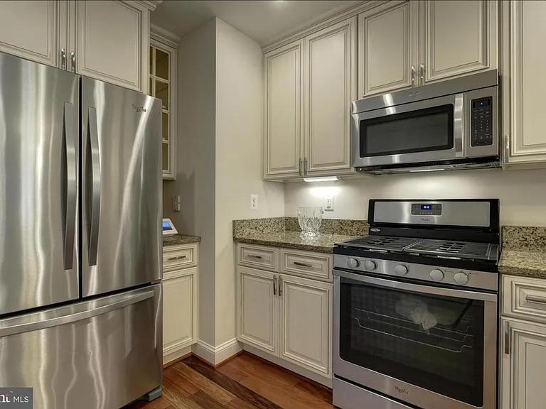 538 Newton Pl NW — Photo 10