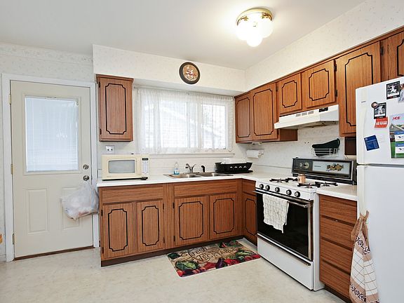 4th image of 35W927 Crispin Dr