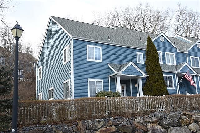 1st image of 701 Essex Ct