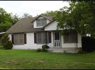300 W Church, Moulton, TX 77975
