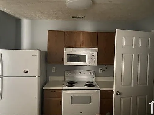 17101 Waldrop Cv #17101 — Photo 10