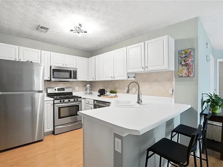 430 Feyston Ct — Photo 12