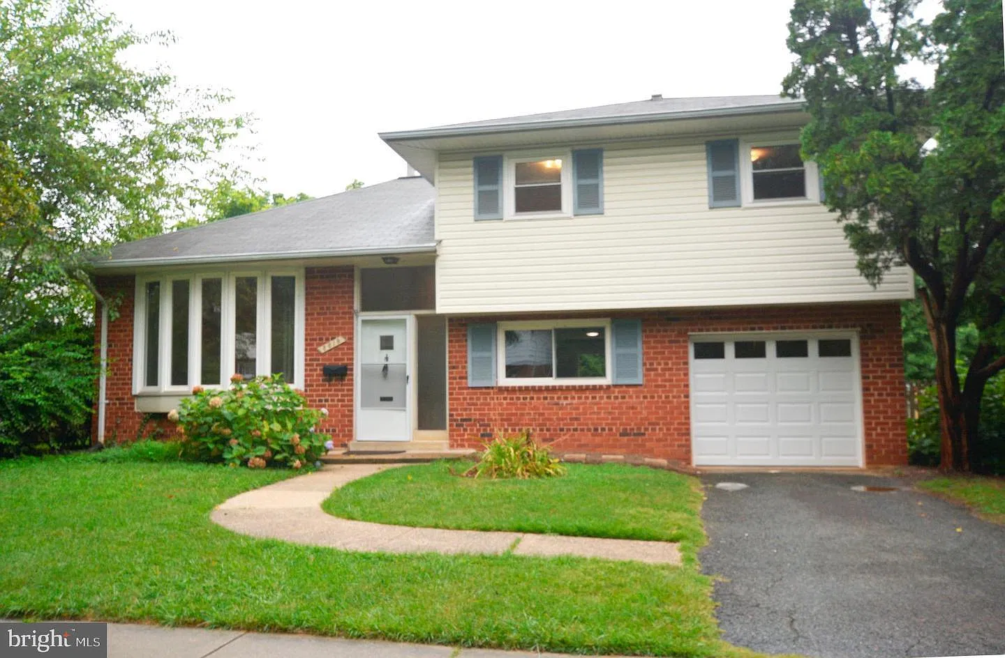 3 bed, 2.5 bath, 2232 sqft, $3,700 — Photo 1
