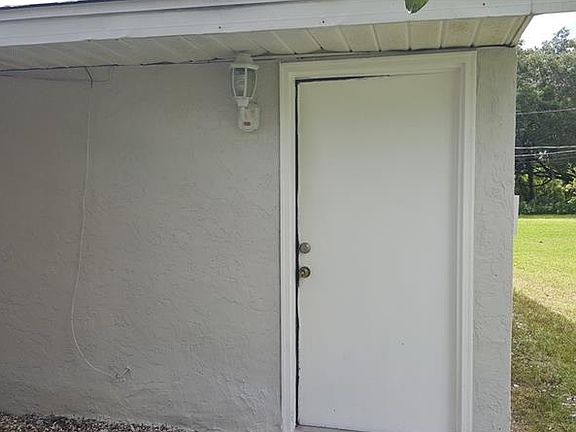 3rd image of 18324 Morrisson Ave