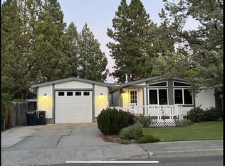 1032 SE Black Ridge Pl, Bend, OR 97702